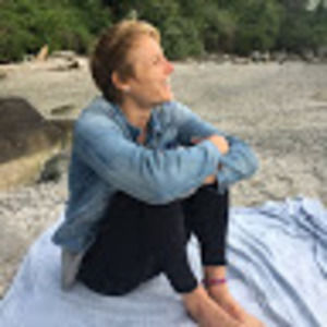 Meet your Posher, Thea